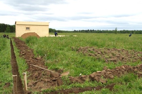 Фундамент для цегляної огорожі своїми руками